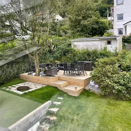 Lovely With A View, Garden And Parking Leilighet *
